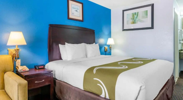 Люкс Quality Inn Sarasota North Near Lido Key Beach