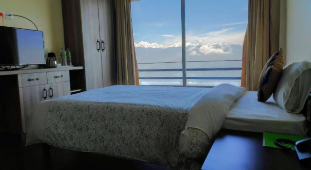 Двухместный номер Deluxe с балконом и с видом на горы Hotel Green Valley Nagarkot