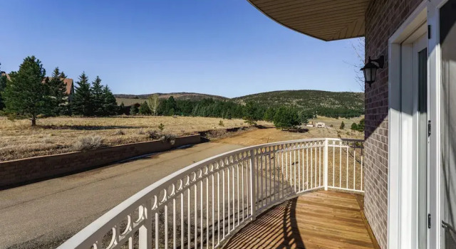 Апартаменты 2 Mi to Angel Fire Resort: Mtn-view Condo!