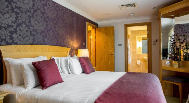 Люкс Hellidon Lakes Golf & Spa Hotel