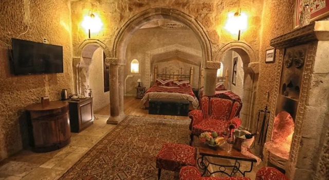 Трёхместный номер Deluxe Travellers Cave Hotel