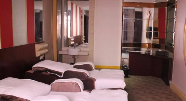 Super 8 Hotel Foshan Shiwan Ceramics Mall Branch, Boek Hotel Hotels in Guangdong met parkeren, Parkeren
