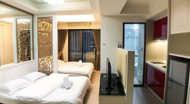 Q square Garden Apartment 13