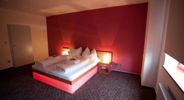 Hotel Galaxie, Забронировать Отель Злин 