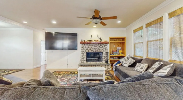Walk to Lake Arrowhead! Family Home w/ Games