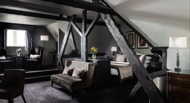 Двухместный люкс с видом на сад Nutfield Priory Hotel & Spa