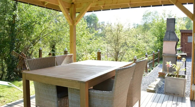 Шале Chalet in Gesves With Roof Terrace, Garden, BBQ