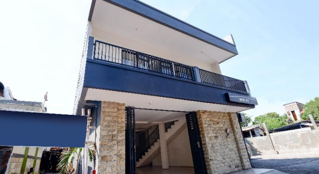 Oyo Life 1817 Kost Agus Salim