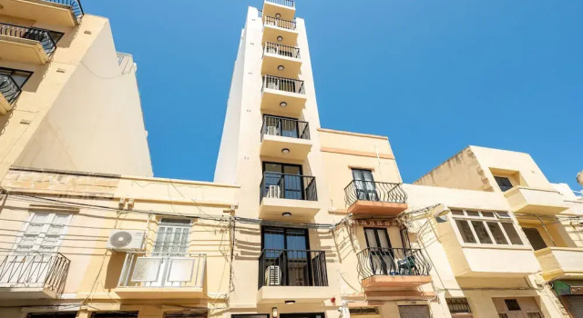 Sea Bliss Apartments with terrace just off seafront in St Pauls Bay - By Getawaysmalta, Réserver Appartement Bugibba Île de Malte