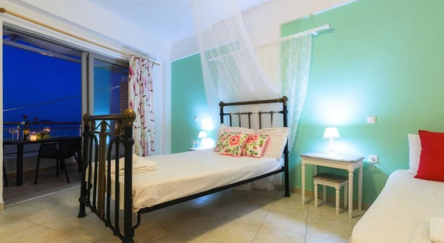 Mouria Studios & Apartments