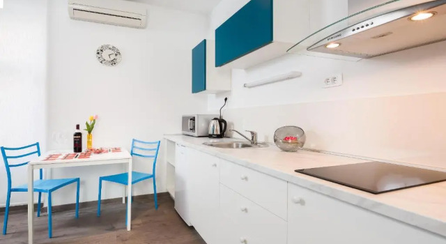 Apartment Barbaras Inheritance, Prenota Appartamento Splitska 