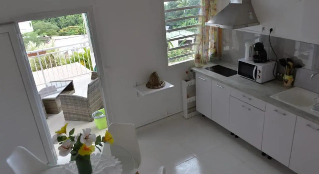 Studio Hibiscus, Rezerwuj Hotel Hotele w Basse-Terre z parkingiem, Parking