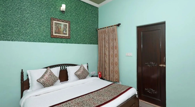 OYO 11312 Hotel Aero Capitol