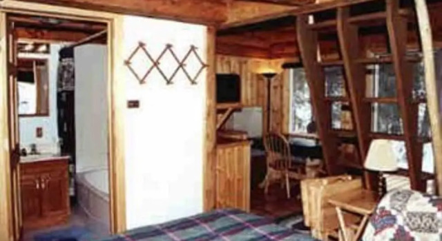 Апартаменты Daniels Lake Lodge B&B