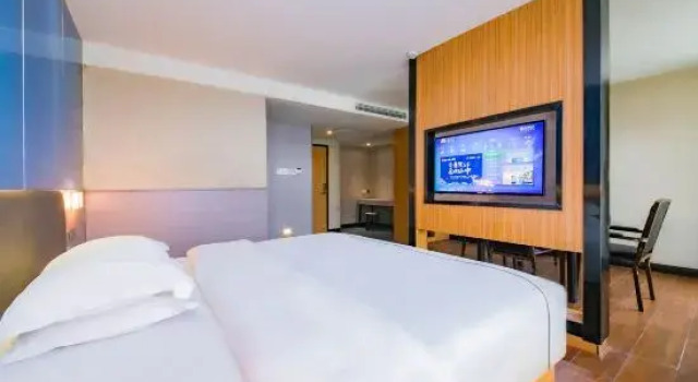 Двухместный люкс TT Fashion Hotel