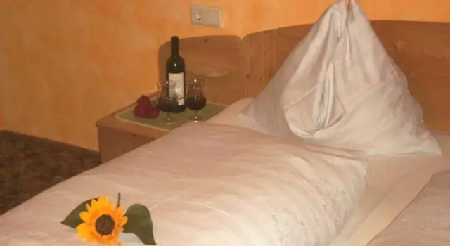 Pension Gästehaus Edelweiss, Rezerwuj Hotel Hotele w Tyrol z parkingiem, Parking