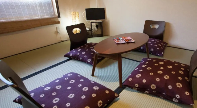 Guest house Omotenashi Kyoto, Book Guesthouse Kyoto Japan