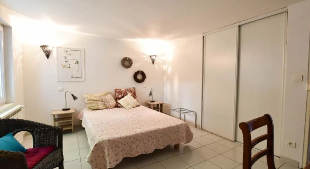 Moulin Rose - Location avec jardin et parking, Забронировать Апартаменты/квартира Отели Арля с парковкой, Парковка