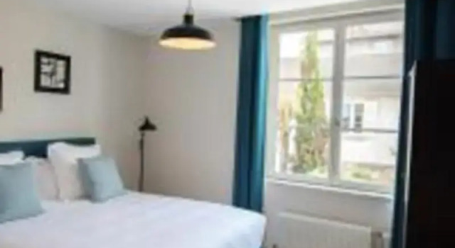 Номер Comfort Hôtel Le Chantilly