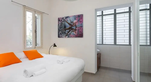Charming 3BR in Rothschild by HolyGuest