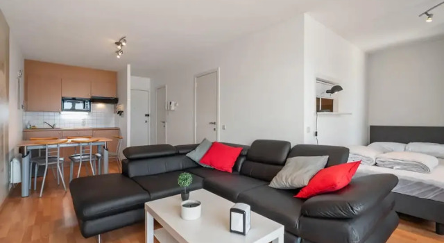 Апартаменты One-bedroom Flat With sea Views and Parking