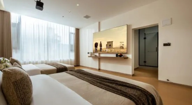 Люкс с 2 комнатами с видом на внутренний двор Erhai No.1 | Seaview Azure Skywalk Vacation Boutique Stay (Dali Haidong Town Ideal City)
