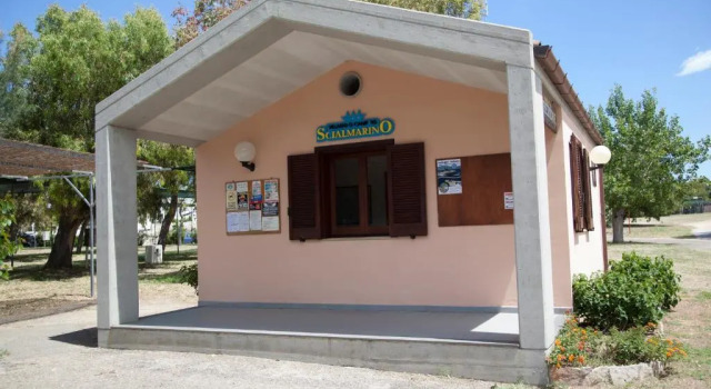 Villaggio Turistico Scialmarino, Rezerwuj Hotel Hotele w Foresta Umbra z basenem, Basen