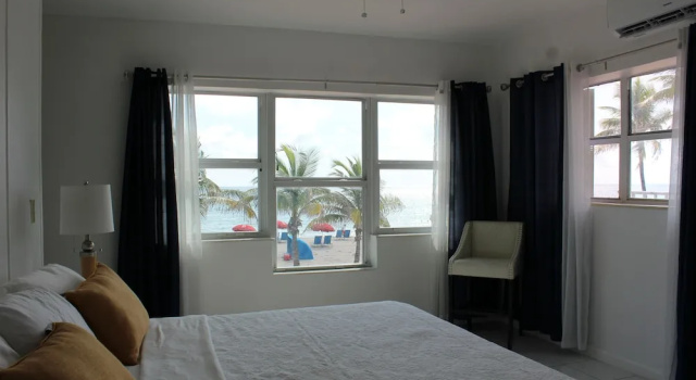 Двухместный номер Deluxe oceanfront Golden Sand Oceanfront