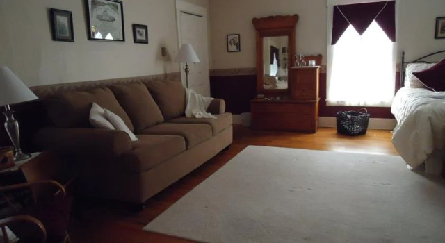 Bennett House Bed & Breakfast