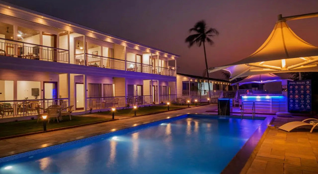 The Kimaya - By the Sea, Book Hotel Hoteller i Baga med pool, Swimmingpool