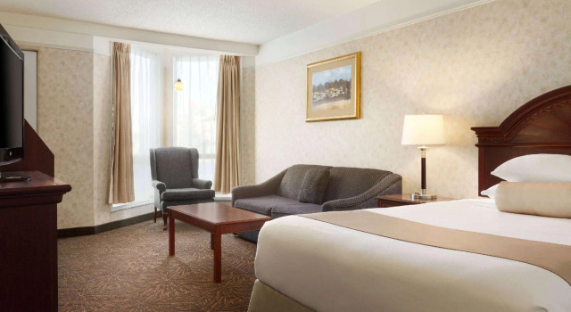Двухместный номер Standard Travelodge by Wyndham Lloydminster