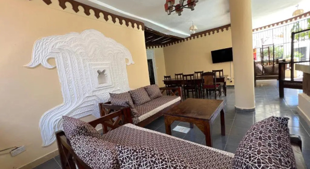 Diani Dream House - 4 Bedroom, Book Vacation Home Hotels in Coast Region with Parking, Parking
