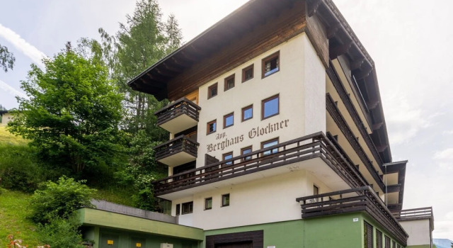 Glockner Hof in Hof With 1 Bedrooms and 1 5 Bathrooms, Rezerwuj Hotel Heiligenblut 