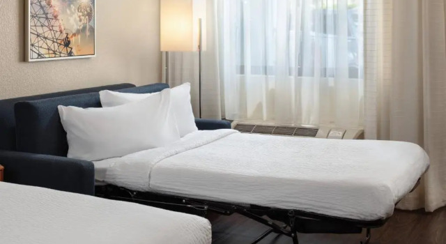 Номер Guest Fairfield by Marriott Anaheim Resort