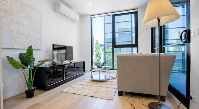 Апартаменты Stunning Bright Apartment At Hawthron/Glenferrie Station