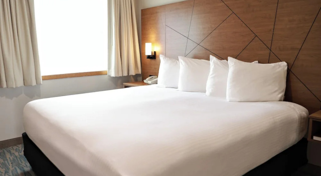 Люкс RiverTree Inn & Suites
