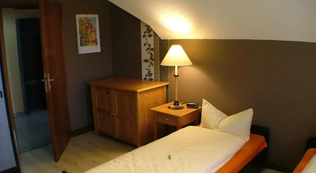 Апартаменты Hotel garni Pension Zur Lutherstadt