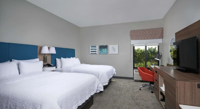 Четырёхместный номер Executive Hampton Inn Juno Beach