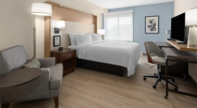 Holiday Inn & Suites Richmond West End, an IHG hotel, Prenota Hotel Hotel a Richmond con colazione, Colazione