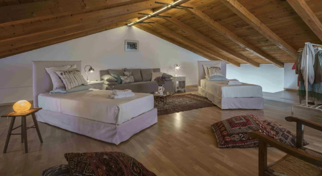 Коттедж с 4 комнатами Athenian House in Plaka Villa by Athenian Homes