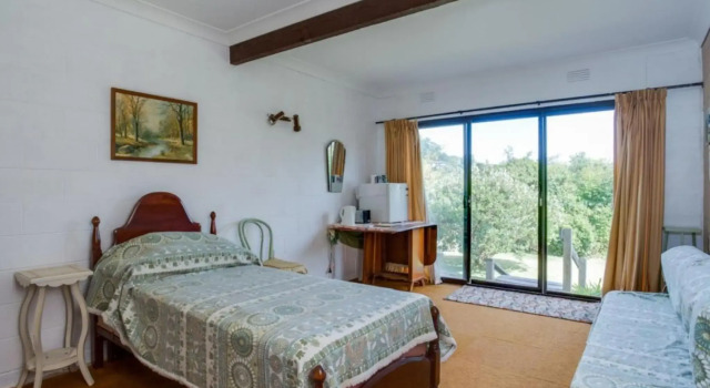Hillside Haven by the Sea, Book Hotel Dromana Mornington Peninsula