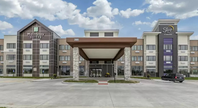 Sleep Inn & Suites Milwaukee/Franklin, Varaa Hotelli Franklin Wisconsin