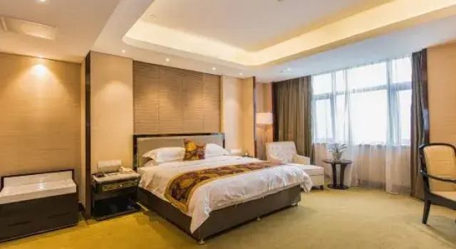 Люкс Ji Hotel (Shanghai Lujiabang Road Metro Station)