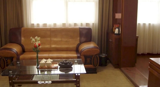 Athena Hotel - Shenzhen, Rezerwuj Hotel Hotele w Shenzhen z parkingiem, Parking