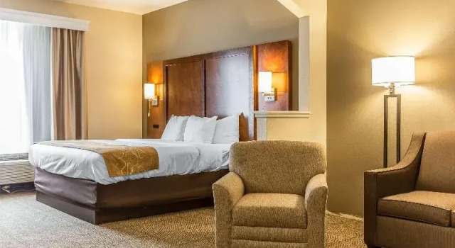 Номер Standard Comfort Suites Myrtle Beach Central
