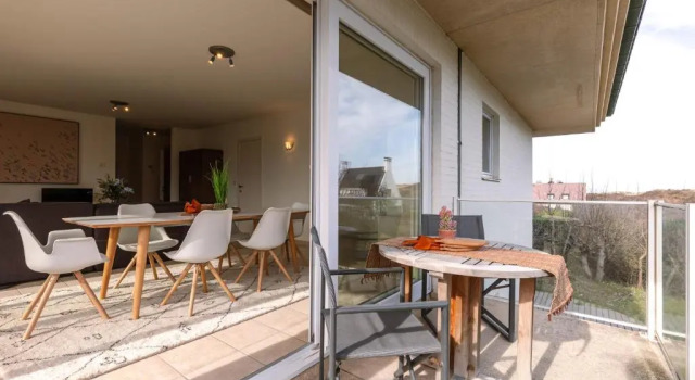 Апартаменты Superb apartment, pets allowed, with private car parking spot, in a newly-built residence in the middle of the dunes of Oostduinkerke