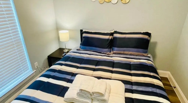 House 3 Bed, 2Bath, FREE Parking in The Woodlands