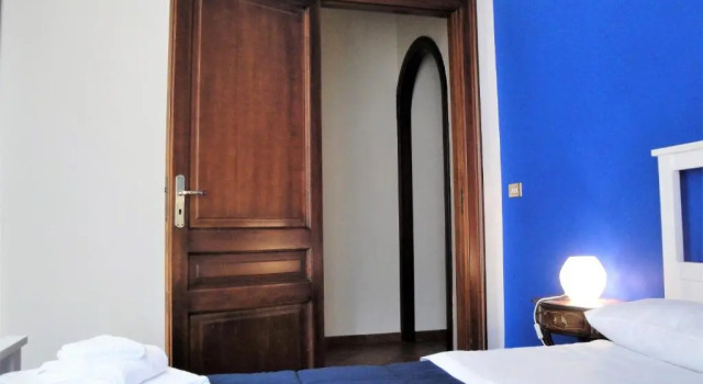 Umberto I Holiday House, Забронировать Отель Отели Неаполя с парковкой, рядом с Музей санитарного искусства, Парковка