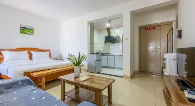 Семейный люкс Caiyun Jiayuan Hotel (Kunming Moma)