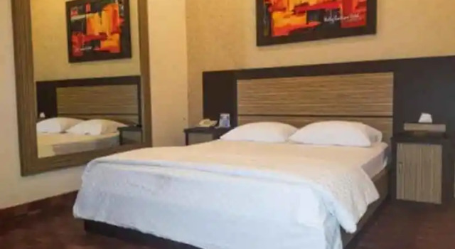 Hotel Wella, Book Hotel Hotels in Kalimantan with a Pool, Swimming Pool